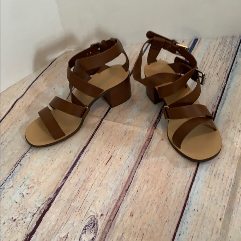 Forever 21 strappy sandals - Picture 2 of 7